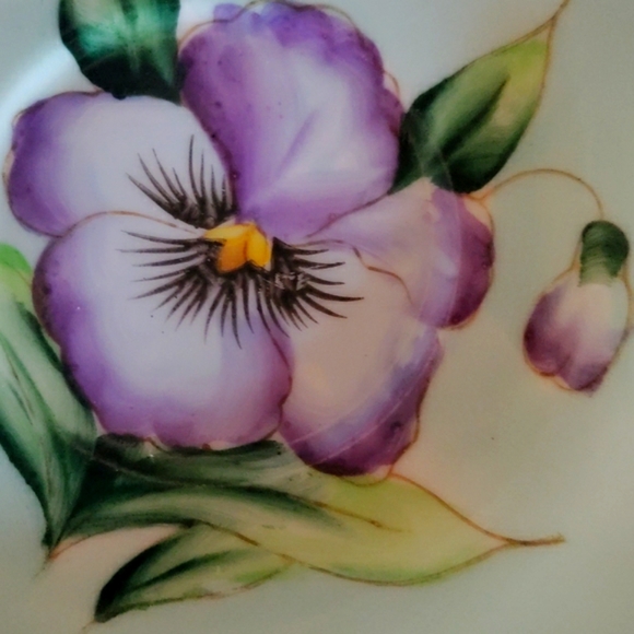 Pansy cup & saucer hand painted - Picture 3 of 7